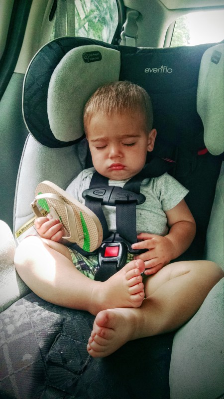 Going on a vacation, but don't know if you can handle it with your baby? Here are 5 tips for road tripping with babies! Happy travels!