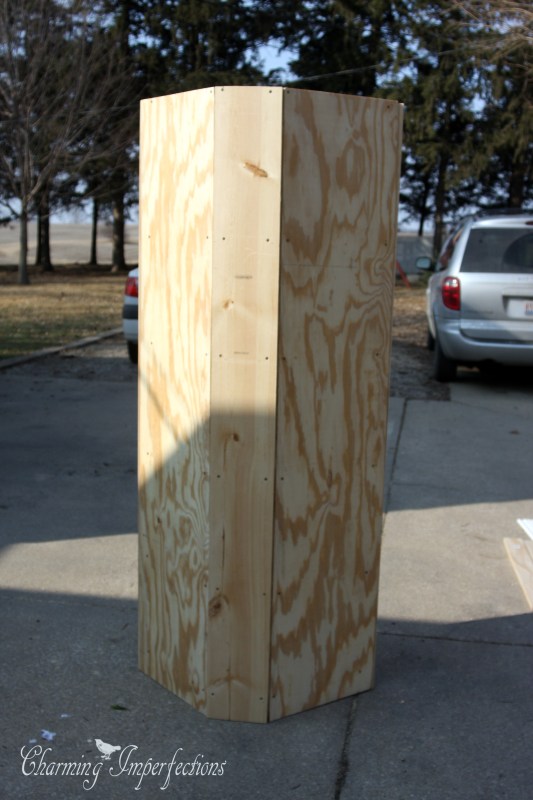 Every home has one: that small corner that’s impossible to furnish or decorate. If you are out of ideas for your awkward corner, look no further than this tutorial on how to make a beautiful Corner Cabinet, which sports function and style!