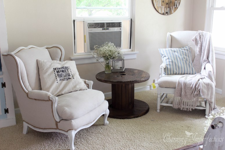 Pillows are such a great way to update a room, and these three ways of customizing covers are perfect for that personal touch!