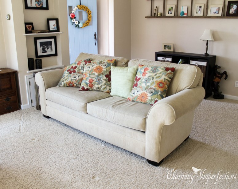 Pillows are such a great way to update a room, and these three ways of customizing covers are perfect for that personal touch!